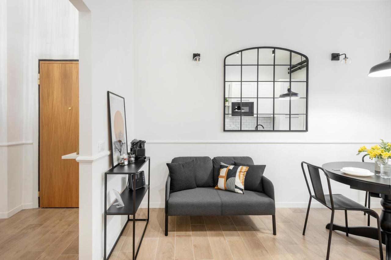 White Flat Ground Floor Apartment Roma Exterior foto